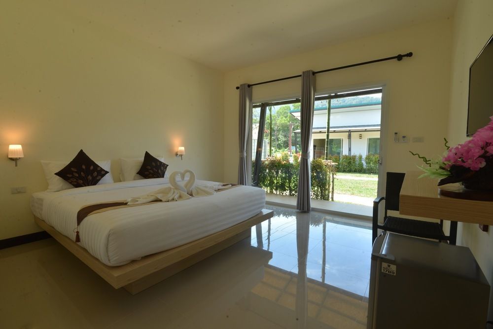 Maleesirin Oldtown Resort Koh Lanta Bagian luar foto